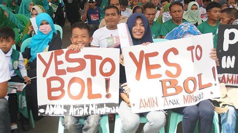 Philippines: Official flag of Bangsamoro adopted.